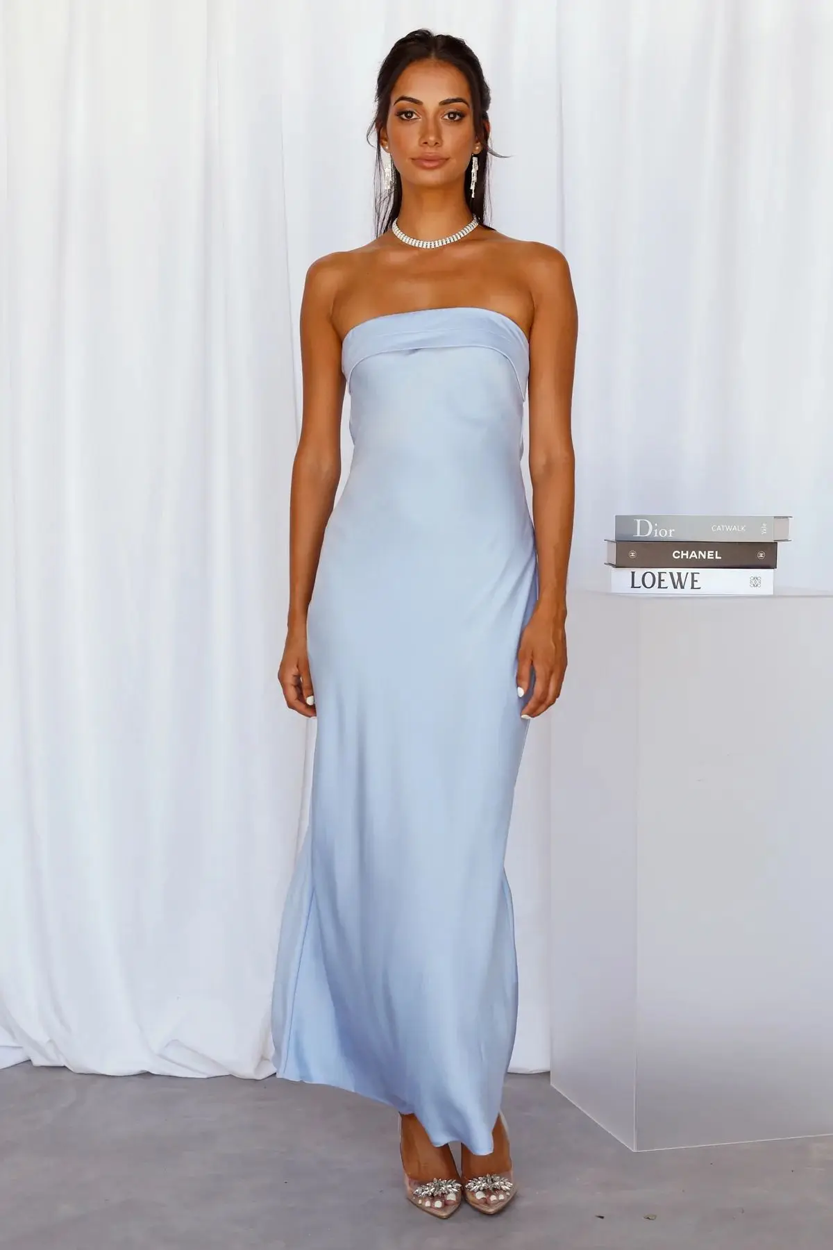 

New strapless satin dress, evening gown, elegant temperament, one necked off shoulder slimming party outfit
