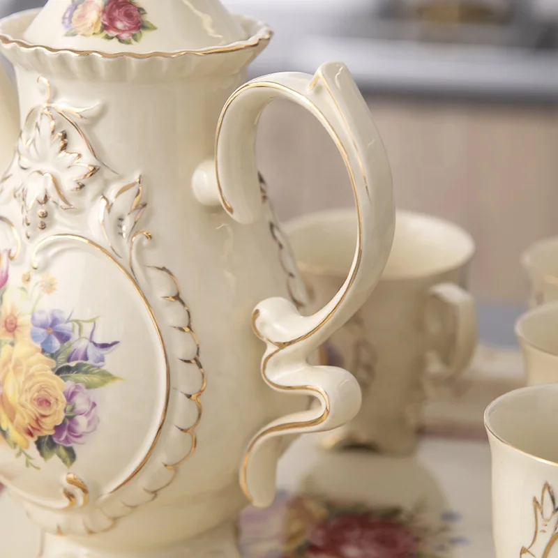 Verres à eau de style européen de luxe, service à café et à thé en céramique, ensembles de tasses à thé, porcelaine tendre