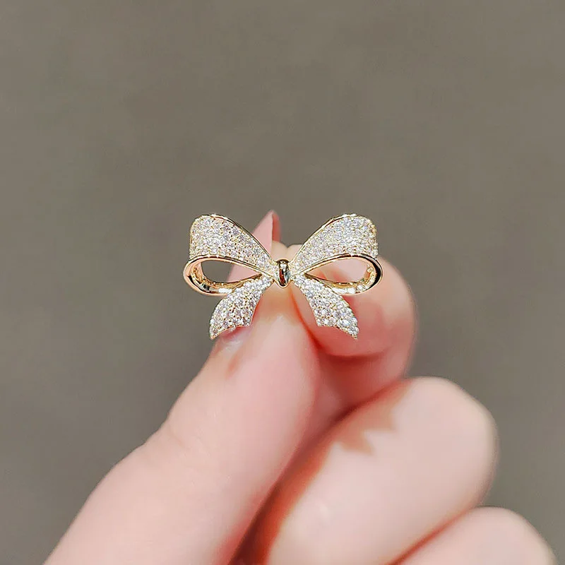 2024 Charm Brooch Pin Shiny Buckle Butterfly Bow knot Flower Brooch Buckle For Women Fashion Pin Factory Wholesale Price