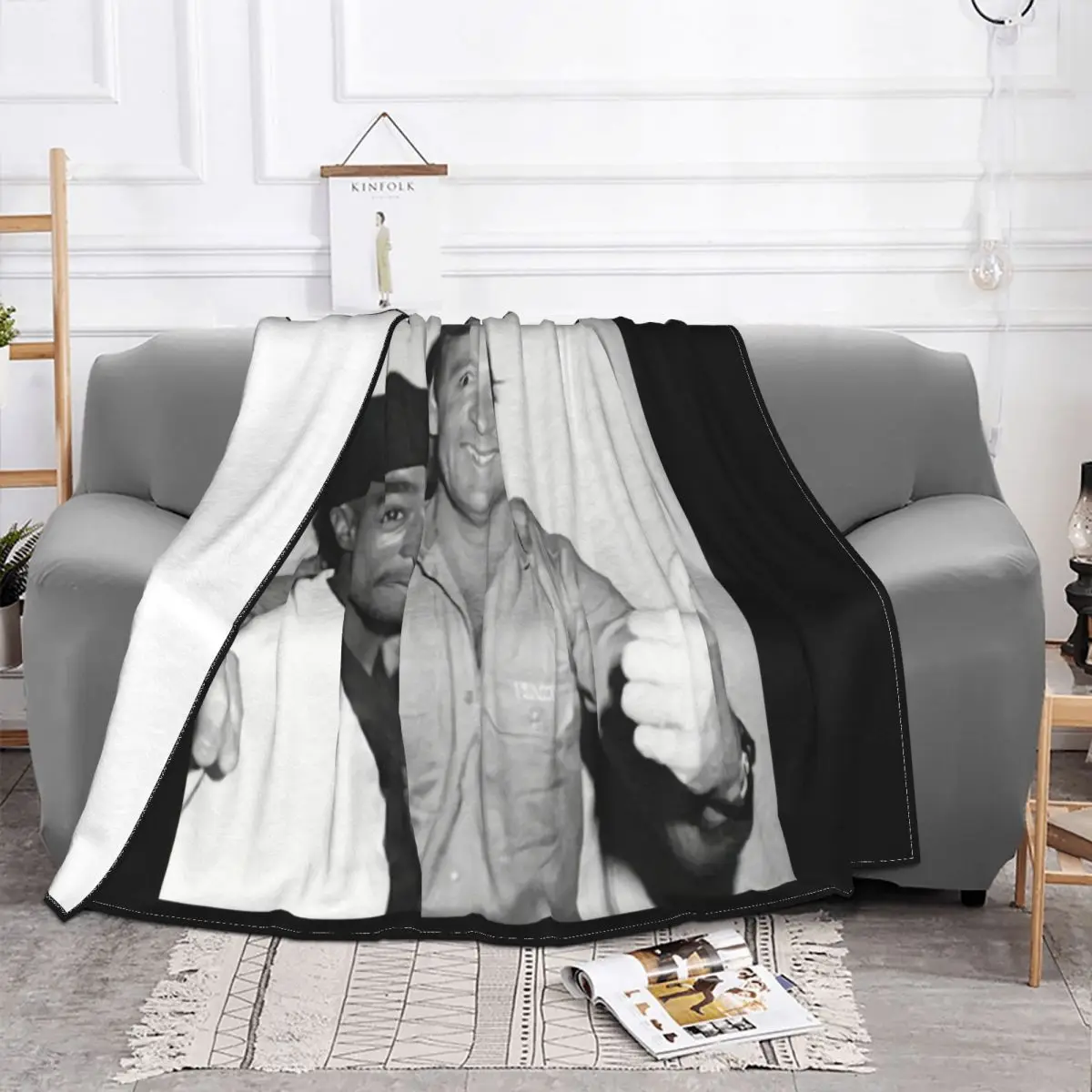 Tupac And Steve Irwin Shakur Crocodile Hunter Present Formal High Quality Farmhouse More Colors New Gift Throw Blanket