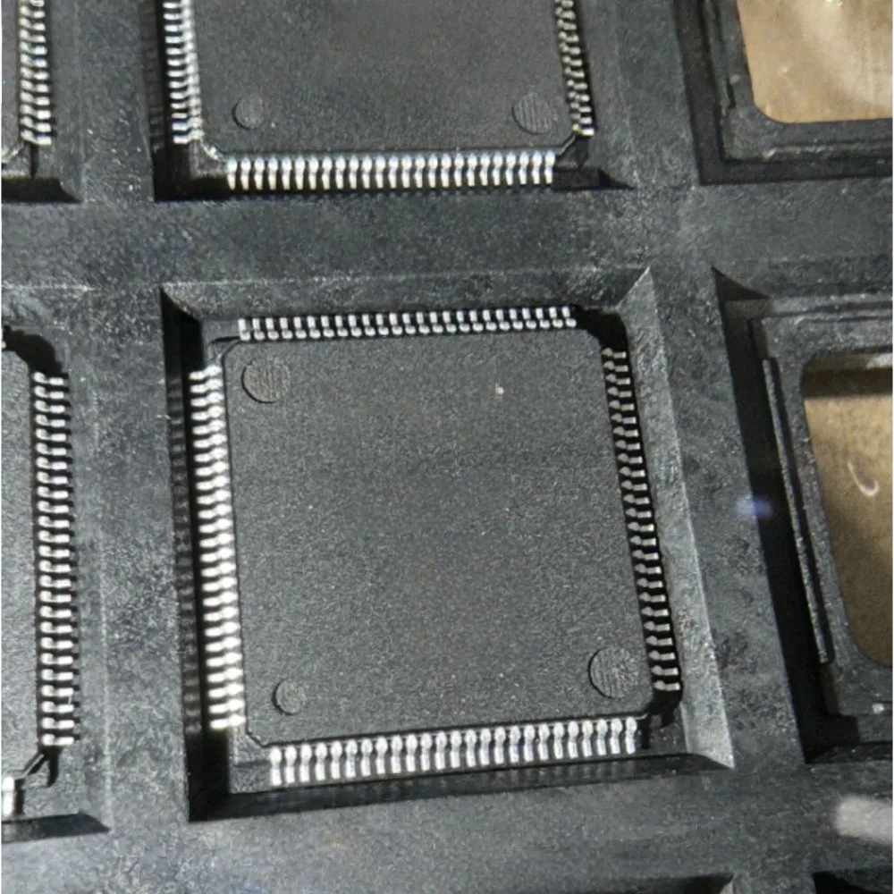 1-10PCS 0990-9379.1D3 0990-9379.1 EP1C3T144I7N EP1C3T144 30579 H SGM8554XS14 SGM8554XS14G/TR