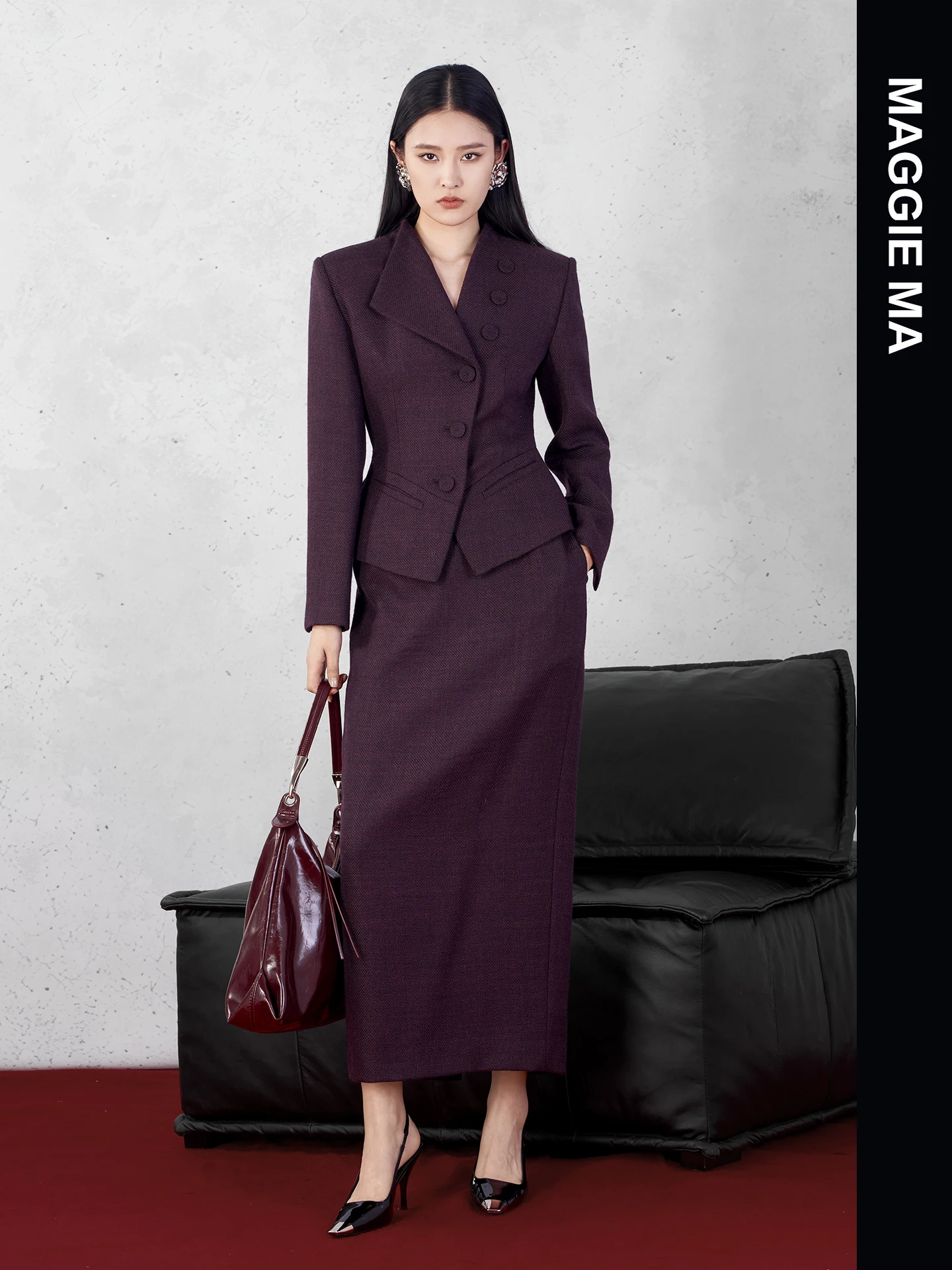 

Фиолетовый костюм-двойка (топ и юбка) от Maggie Ma: модный деловой женский комплект для стройности, тонкий, с длинными рукавами