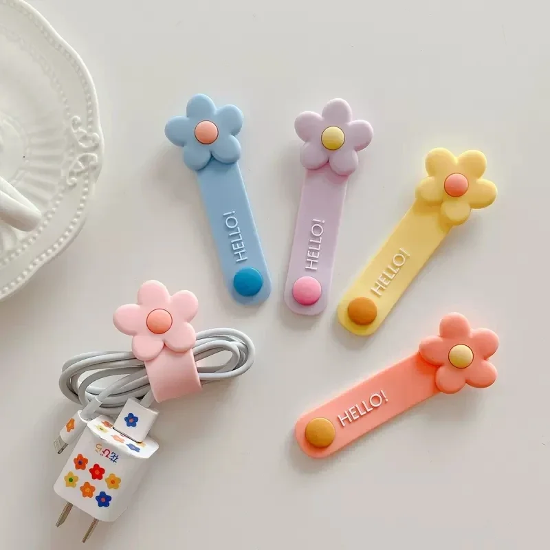 Organizzatore di cavi a forma di fiori carini clip per auricolari con fibbia Kawaii ricarica USB linea dati avvolgicavo organizzatore da scrivania Home Office