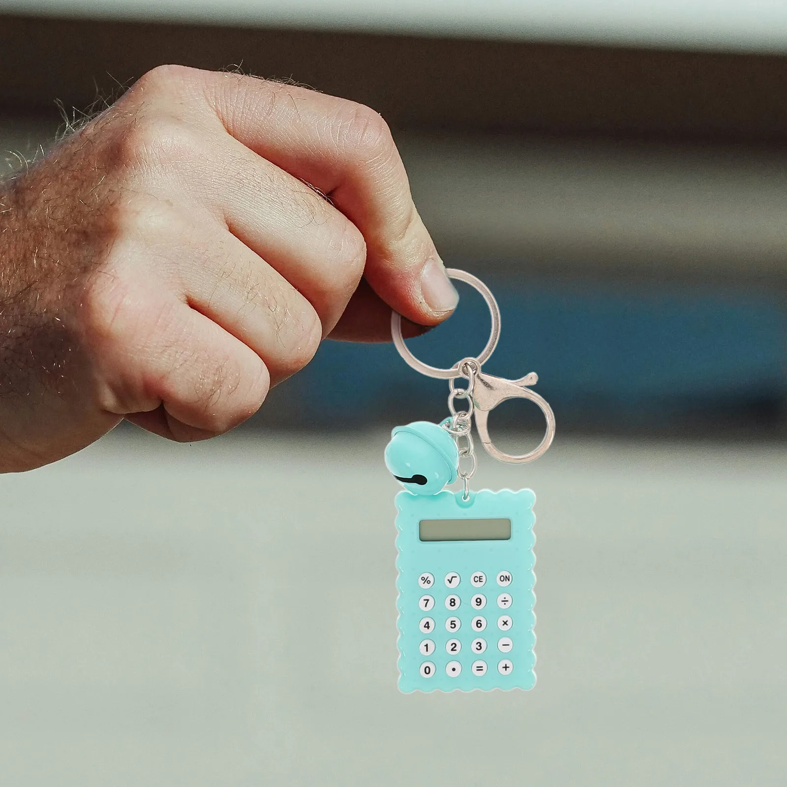 4 قطعة آلة حاسبة صغيرة بلاستيكية صغيرة الحجم خفيفة الوزن آلة حاسبة إلكترونية محمولة لإعادة موضع النسبة المئوية الحسابية الأساسية