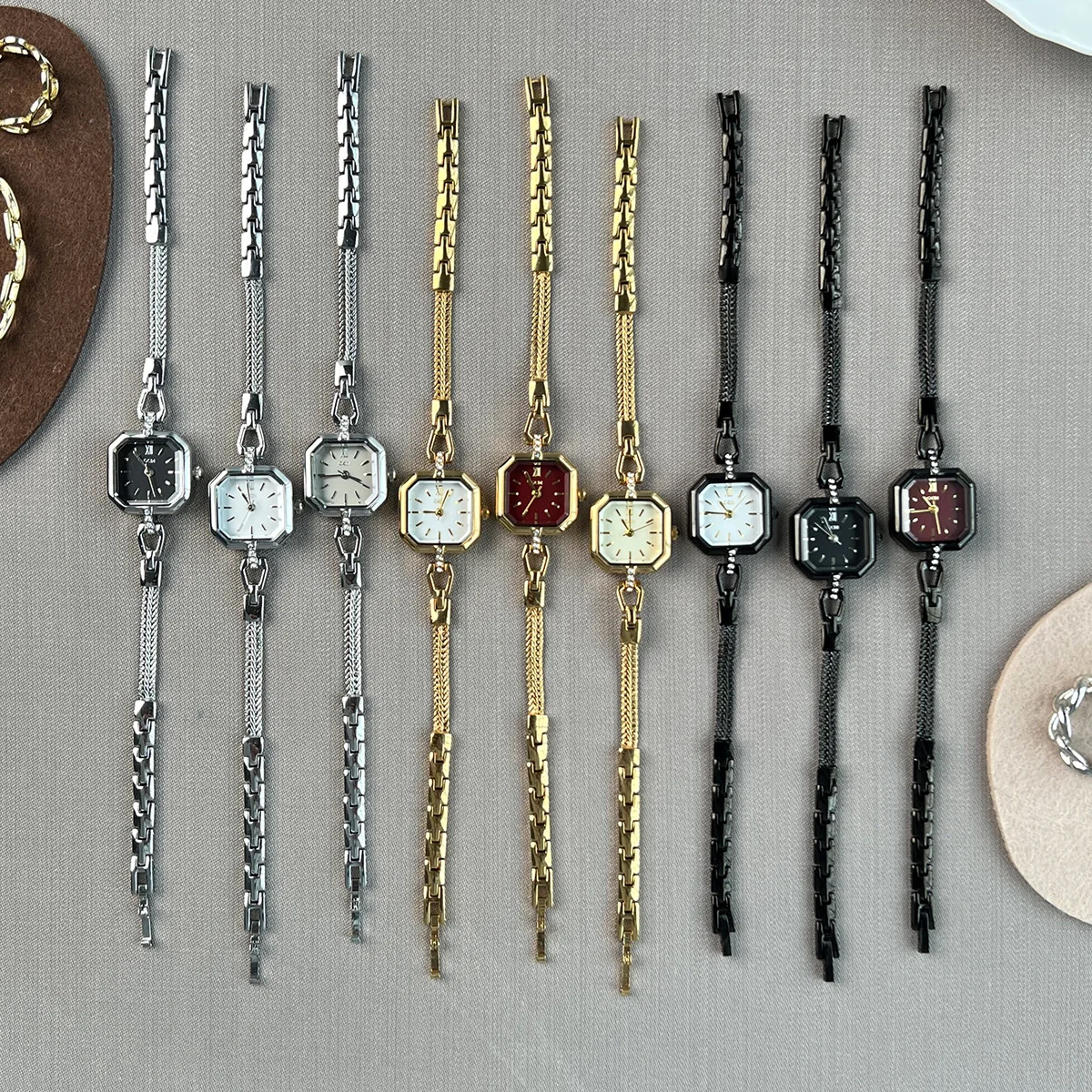 Ladies' Watch High-end Exquisite Square Bracelet Light Luxury Retro Waterproof Quartz Watch Women's Wristwatch view 3