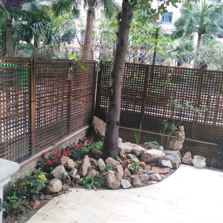 Preservative wood grid Outdoor planting guardrail Screen partition Solid wood fence