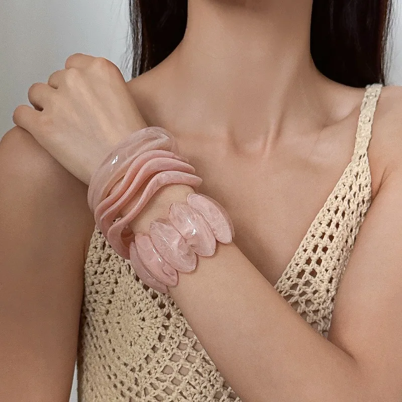 Pink Smudging Bangles for Women Resin Acrylic Chunky Wide Cuff Bracelets Geometric Irregular Round Oval Bracelets Jewelry