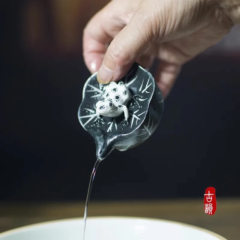 

Ceramic Water Dropper for Ink Stone - Chinese Calligraphy Water Dispenser, Handmade Ink Grinding Tool, Traditional Sumi Supplies