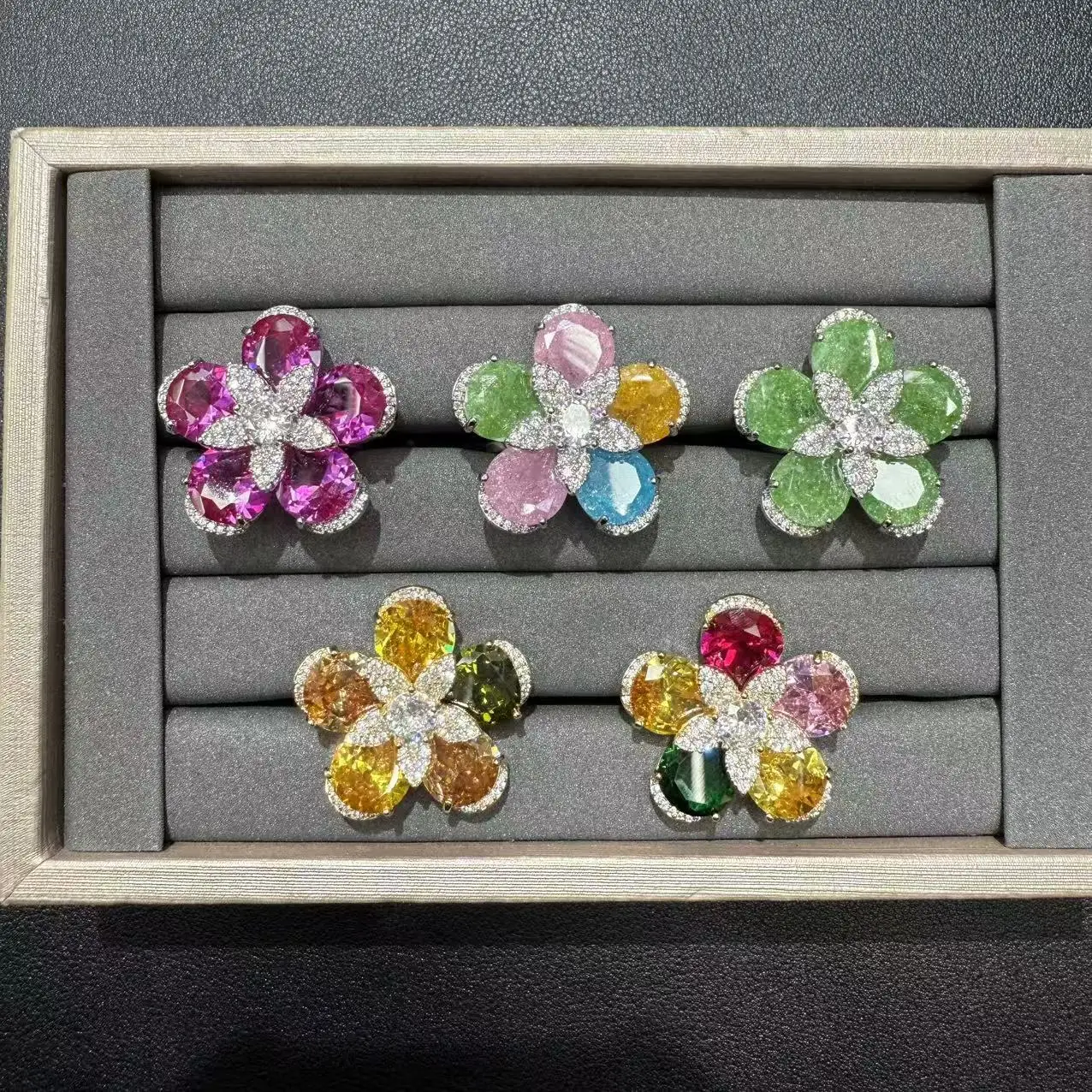 

Легкое роскошное модное кольцо в стиле легкой роскоши, элегантное, умное, с микроинкрустацией, многослойное, с цирконами, классическое кольцо с цирконами.