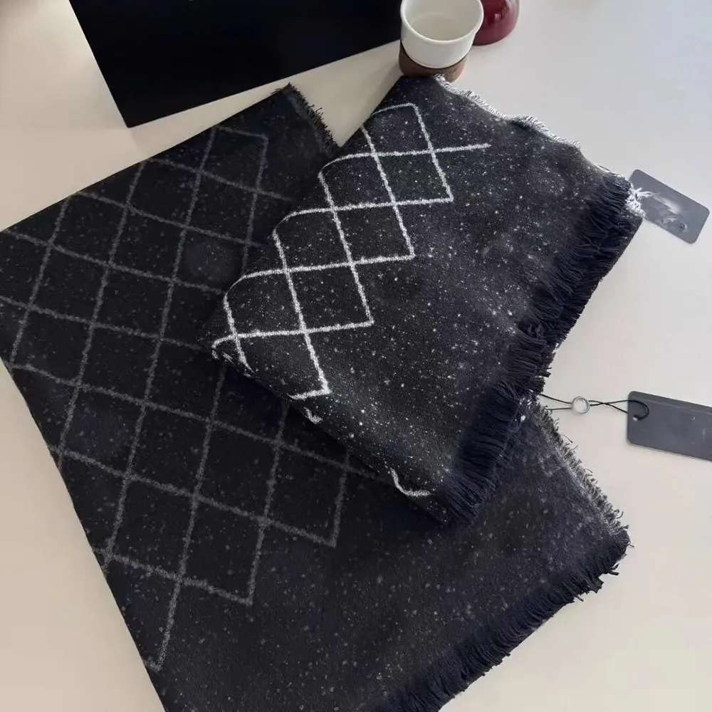 

Ladies Large Soft Feeling Diamond Grid Fringed Warm Scarf Shawl Wrap Stylish Autumn Winter Fashion Accessory Rectangle Shape