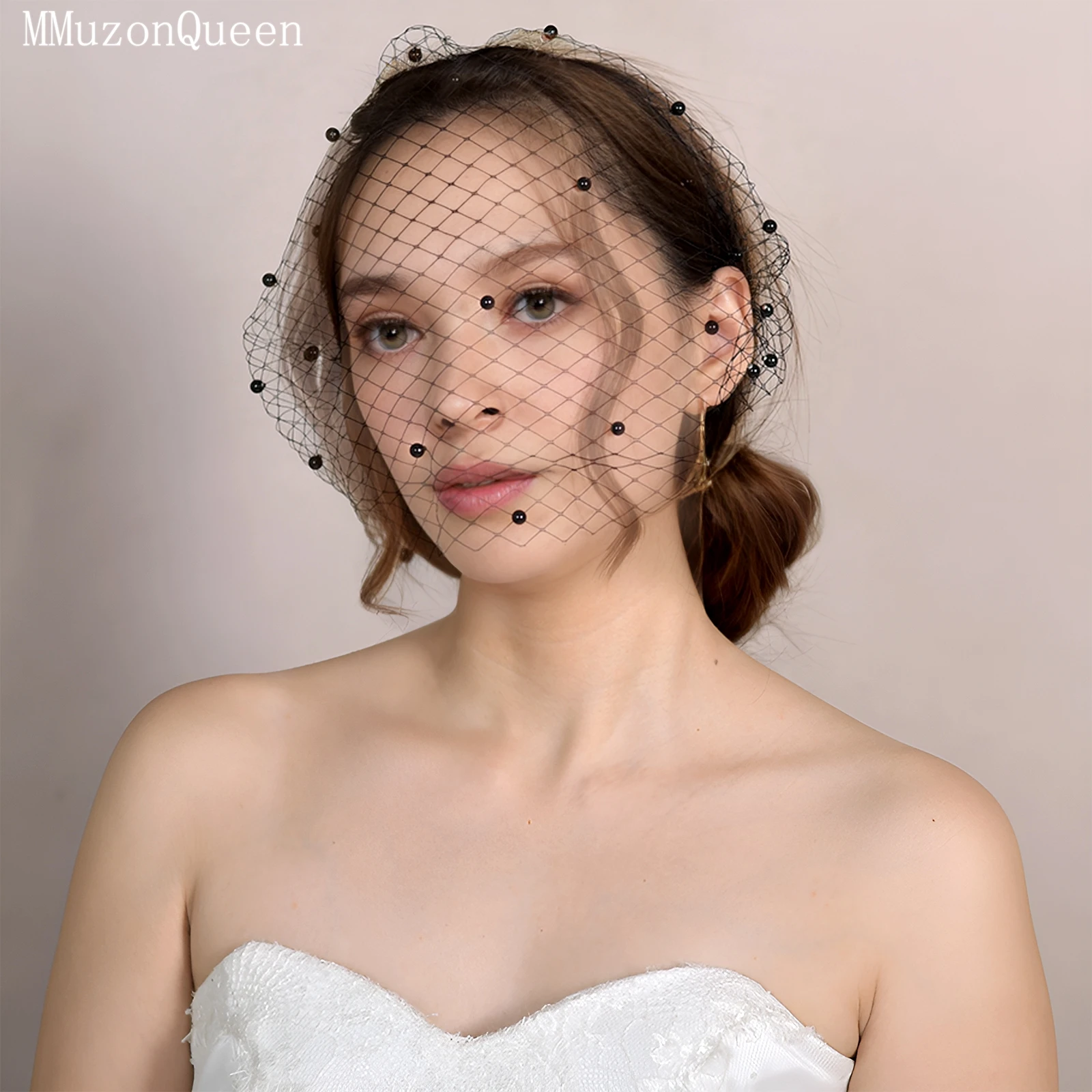 veu-de-noiva-topqueen-va08-elegante-retro-com-perolas-pretas-em-camadas-tiara-branca-e-preta-veu-de-perolas-para-mulheres