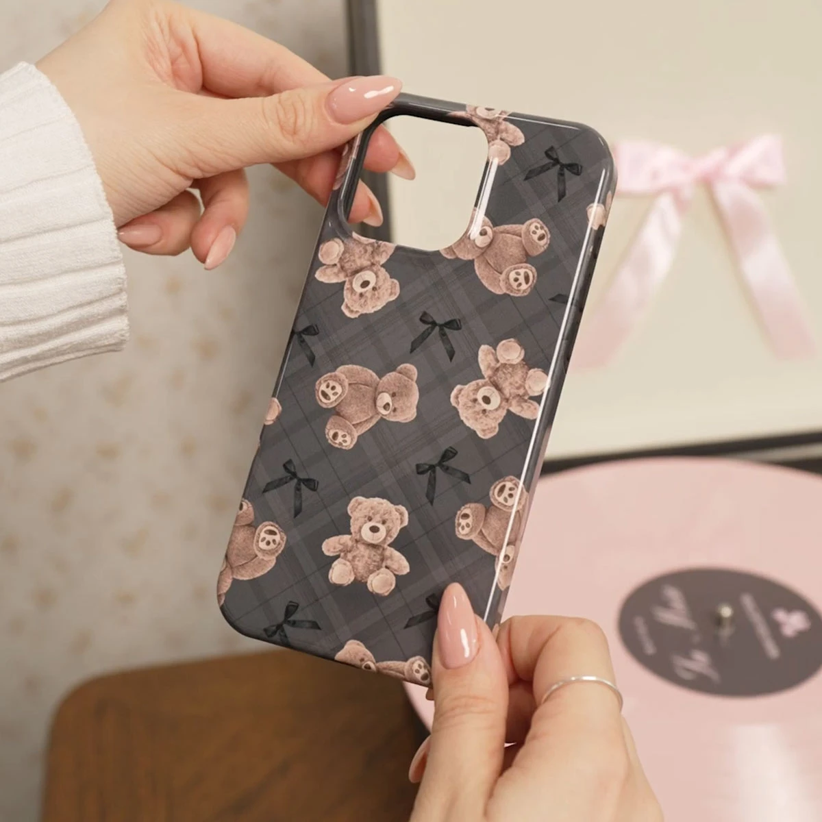 Magnetic Funda Cute Bears Case For IPHONE 16ProMax 15 14 13 12 11 PRO Plus Acrylic TPU Two in one Magnetic Phone Cases