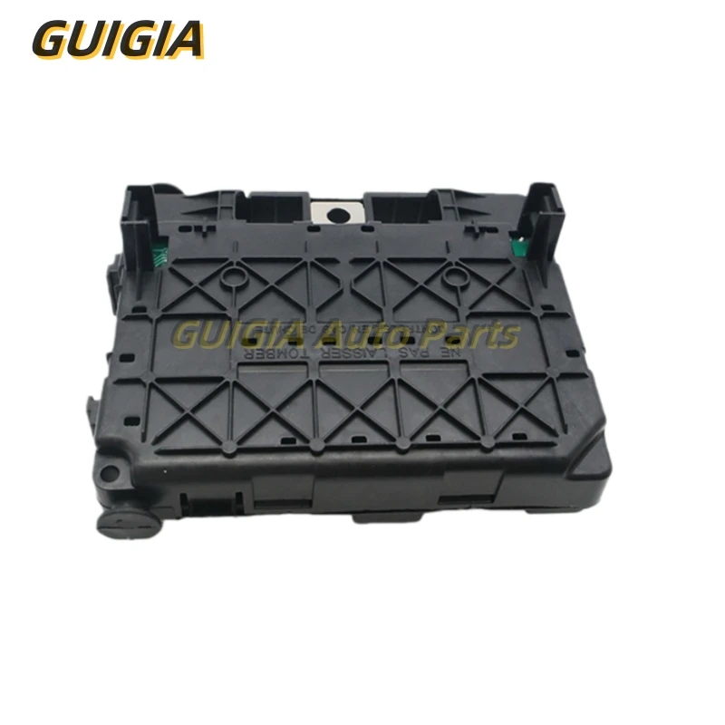 

Fuse Box Assembly Relay Automotive Relay Box for Peugeot 206 307 406 Citroen C3 C2 2004 Sxara Picasso Auto Components 9643498880