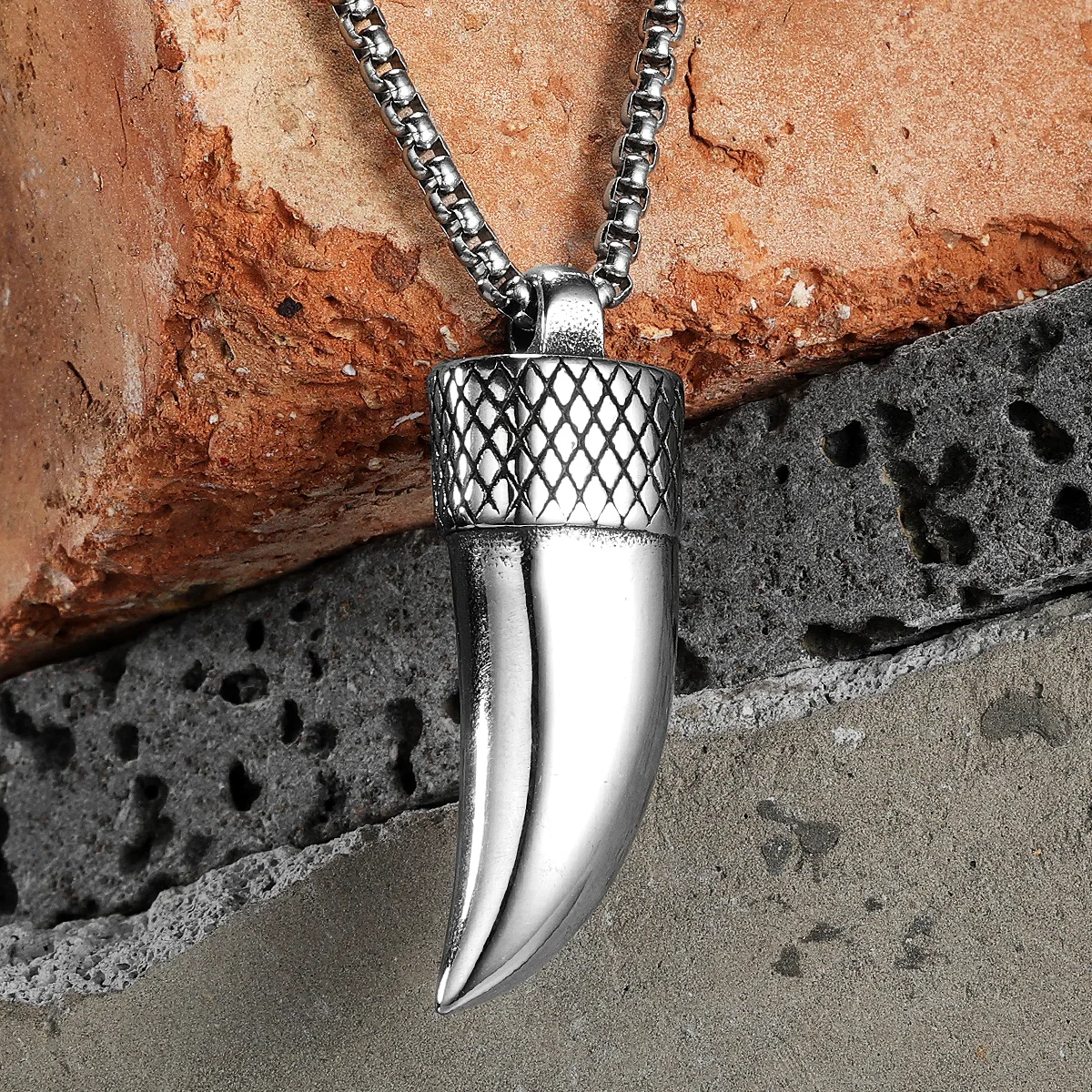 

Ox Horn Amulet Men Necklaces With Pendant Stainless Steel Simple Jewelry For Male Women Punk Hip Hop Accessories Gifts Wholesale