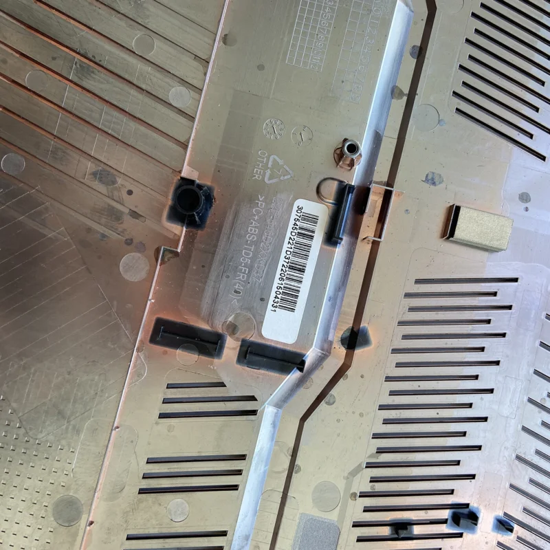 New For MSI Raider GE67 GP67 HX MS-1545 Bottom Case Cover Base 307545D211