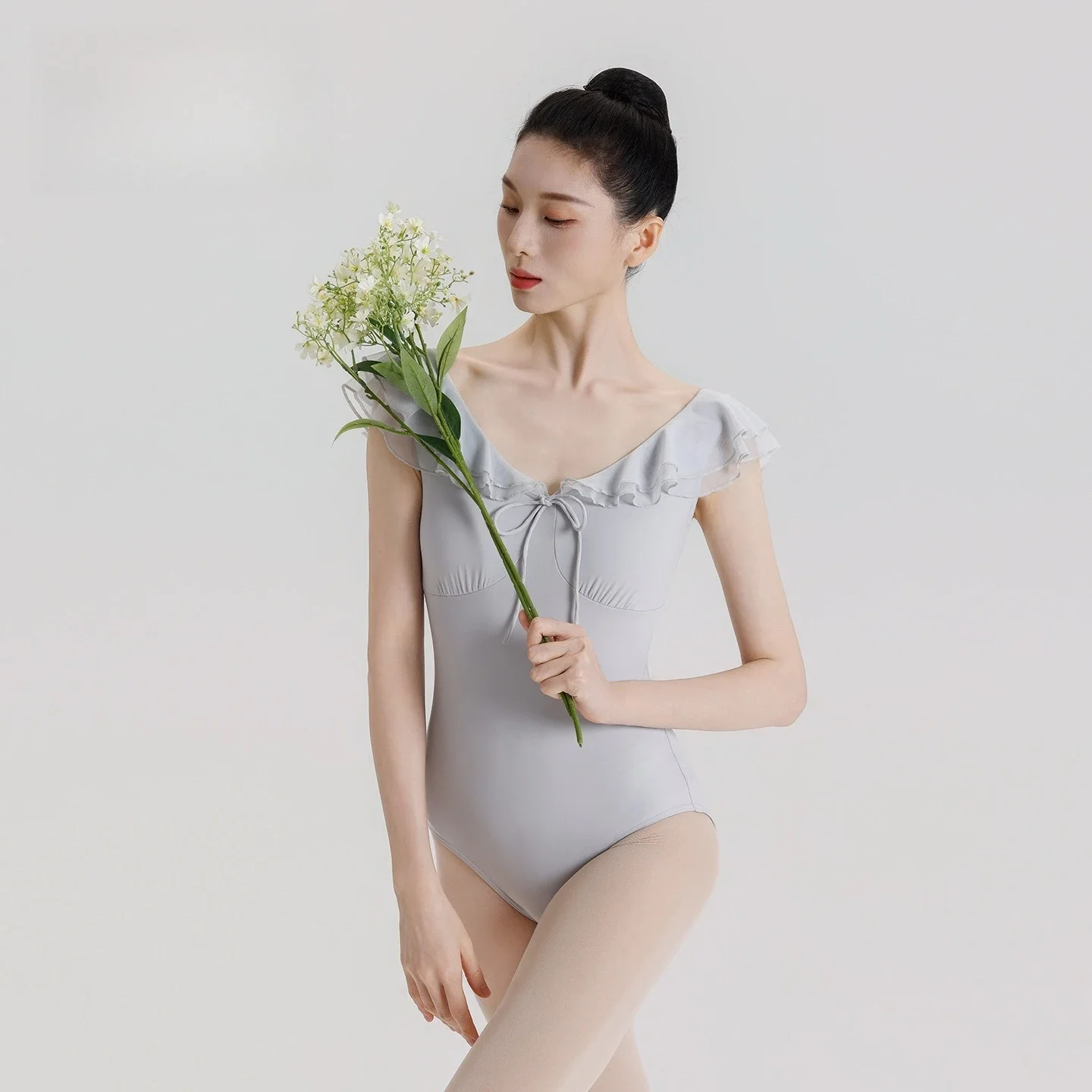 

Ballet Dance Leotard for Women Lotus Leaf Collar Bow Tie Sleeveless Dancewear Female Ballet Practice Gymnastics Bodysuit Yoga