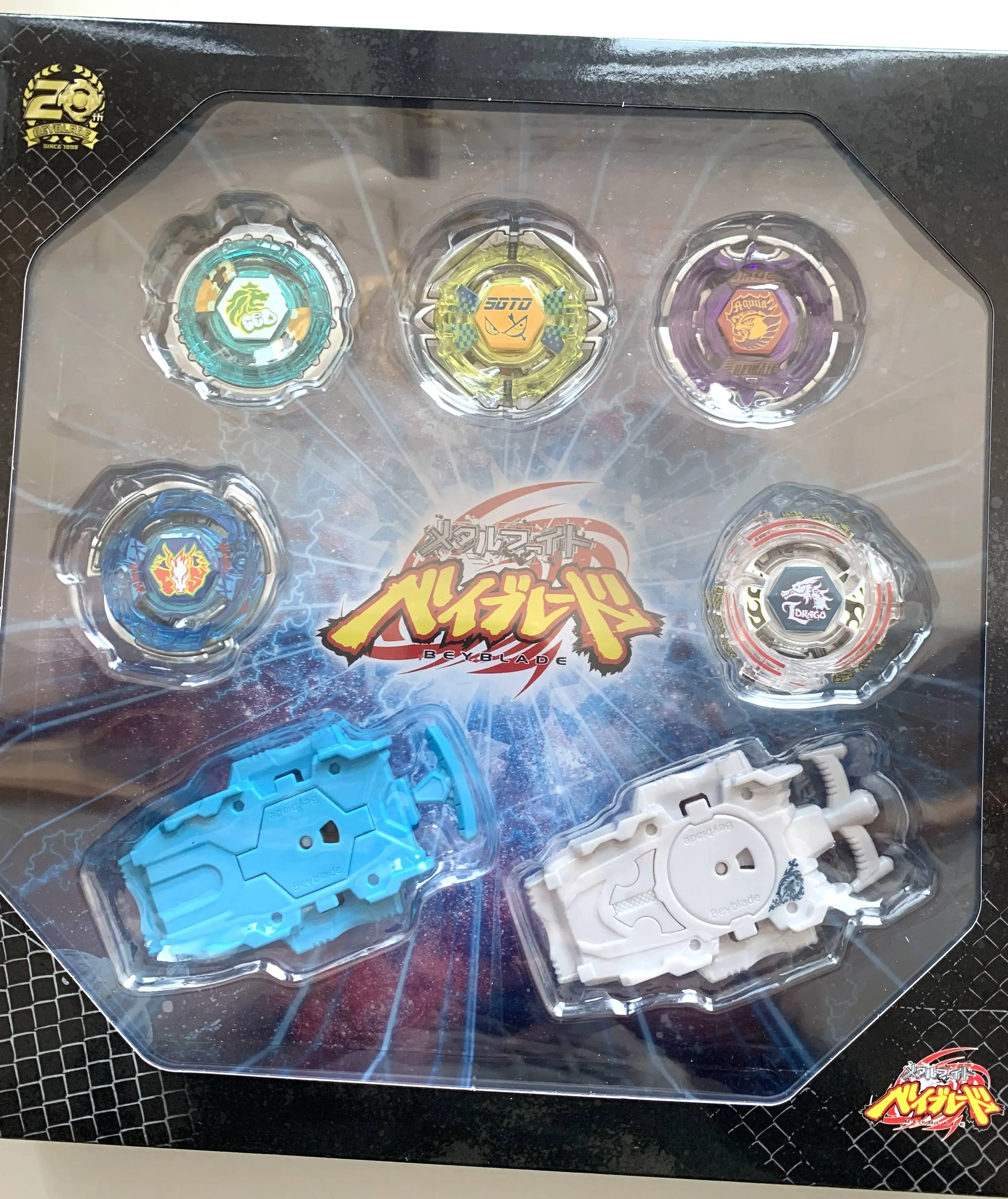 

TAKARA TOMY BEYBLADE GENUINE BEYSCOLLECTOR WBBA BBG-31 10th Anniversary Metal Fight Set