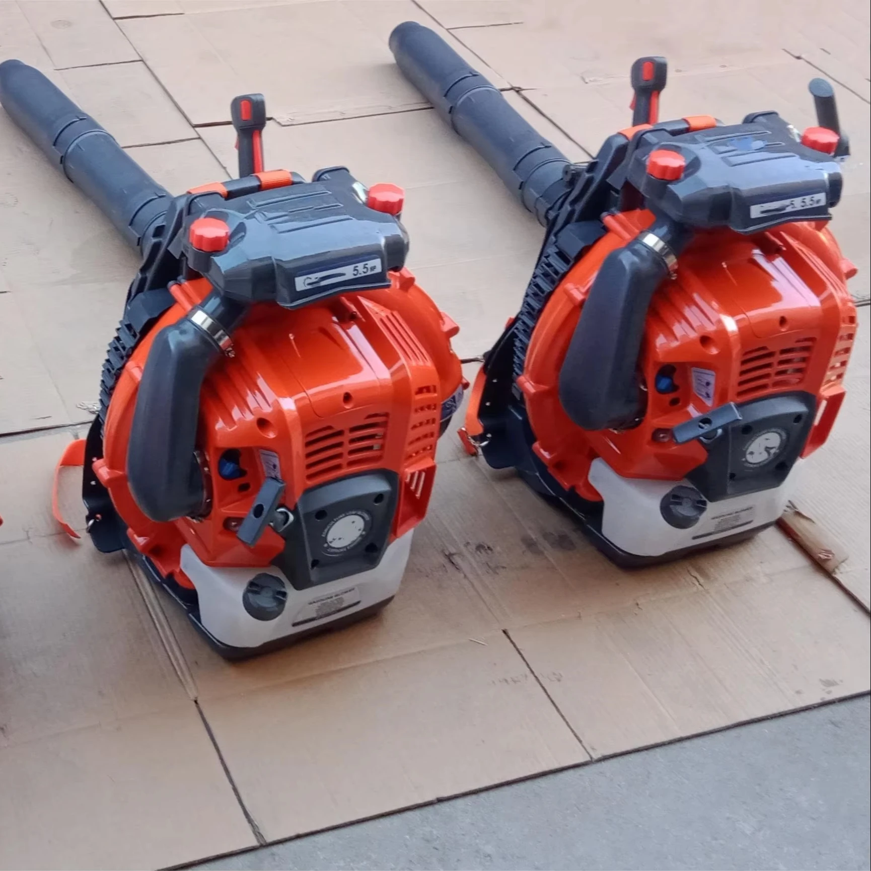 Professional 76cc Backpack Leaf Blower Industrial DIY  oline Blower with High Air-Powered Blowing Force for Landscapers in sto