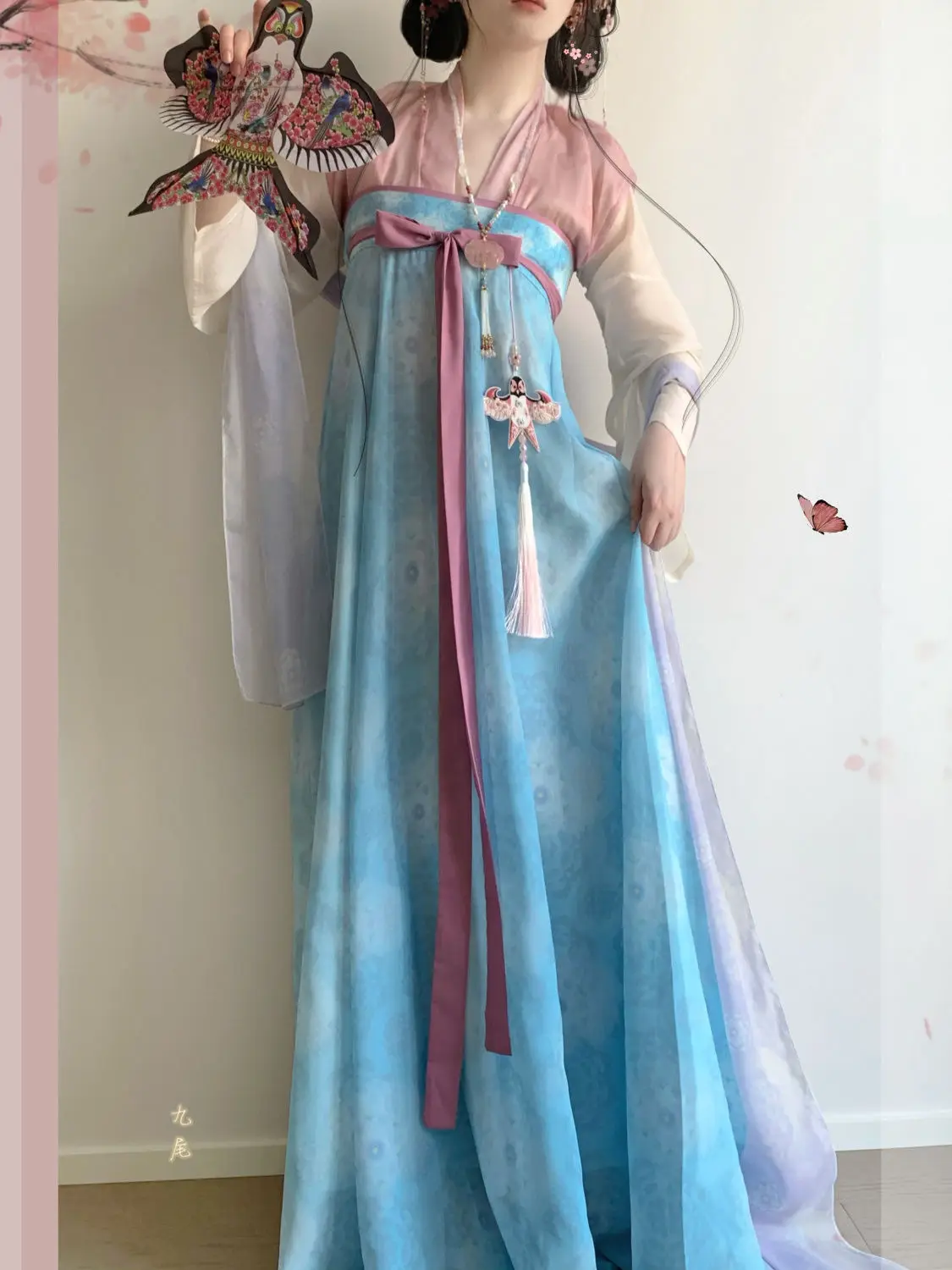

Tang Dynasty Hanfu Set - Handmade Ruqun with Beizi, 2025 New Arrival, Elegant Ancient Chinese Clothing for Women