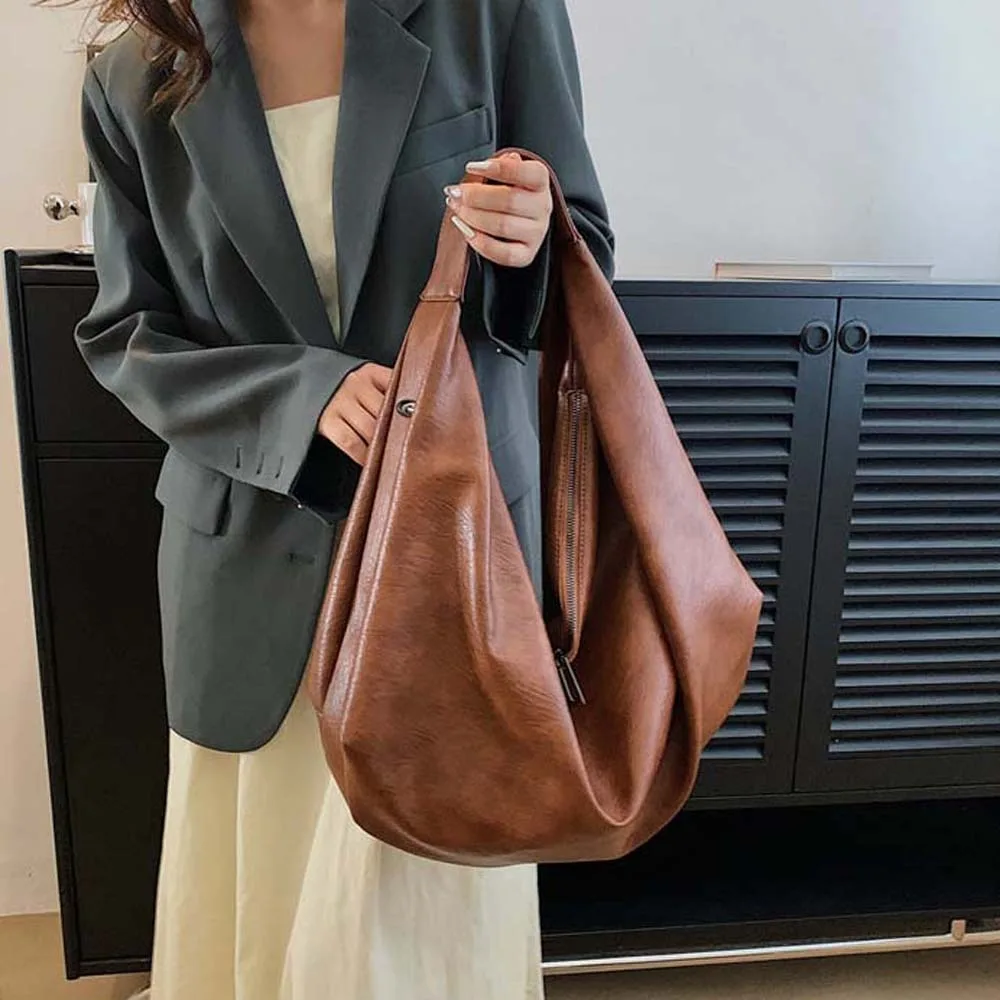 

Casual PU Dumpling Bag Retro Soft Large Capacity Underarm Bag Anti-splash Water Polyester Versatile Commuting Handbag Daily
