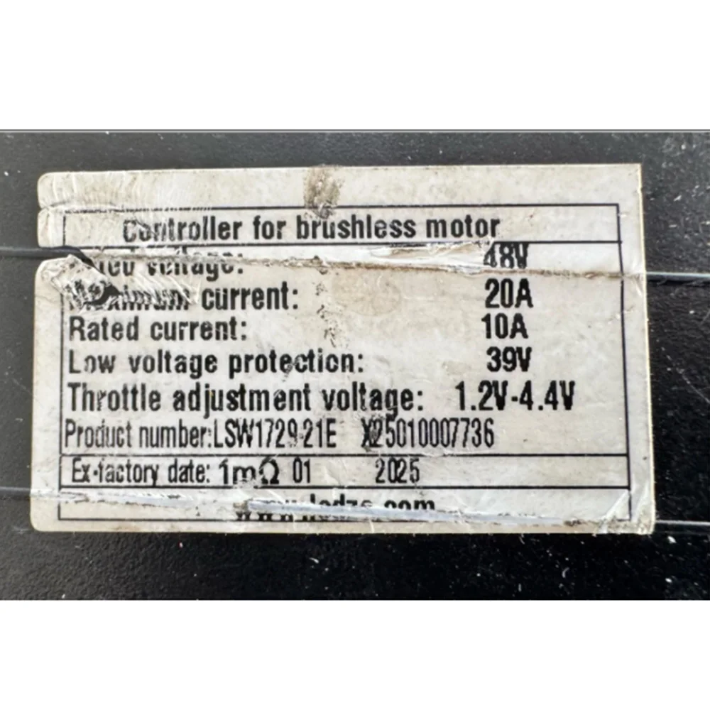 

Ebike Brushless Motor Controller LSW1729-21E 48V 20A Suitable for Electric Bicycles Scooters Fat-Tire Bikes Speed Controller