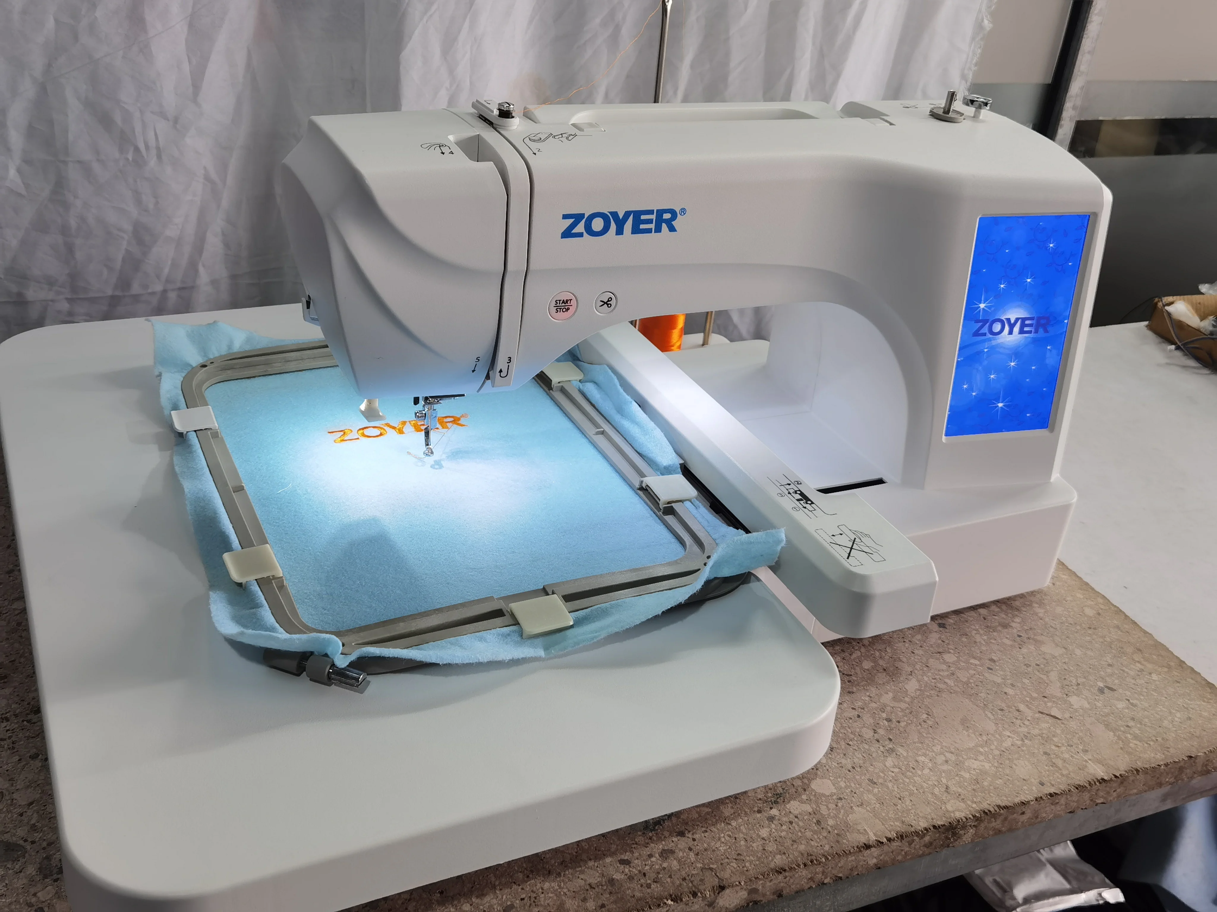 ZY1950TB Zoyer memory craft 500E 200*280mm working area multifunction machine household embroidery machine