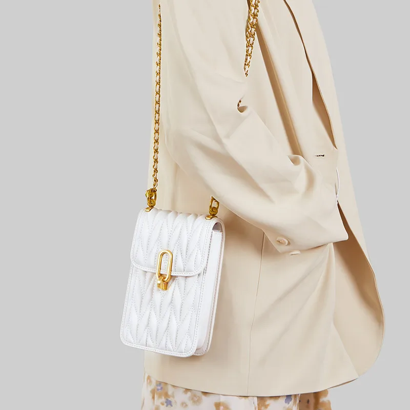 Multi-card purse Women\'s Mobile Phone Bag Women\'s Summer Mini Lightweight 2021 new retro pleated chain crossbody bag White