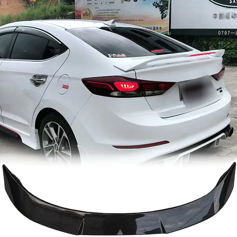 Odpowiedni do Hyundai Elantra 2016-2019 z oświetleniem LED, wysokiej jakości materiał ABS, wygląd włókna węglowego, spoiler, zestaw karoserii.