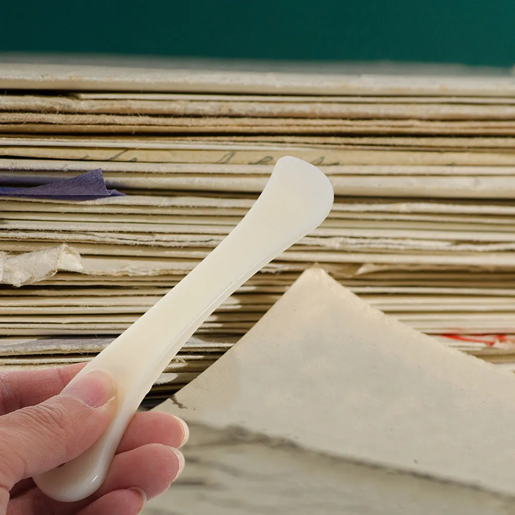 

5Pcs Ergonomic Plastic Bone Folder Paper Creaser Tool for Letter Opening Paper Folding Scoring Scrapbooking Bookbinding Office
