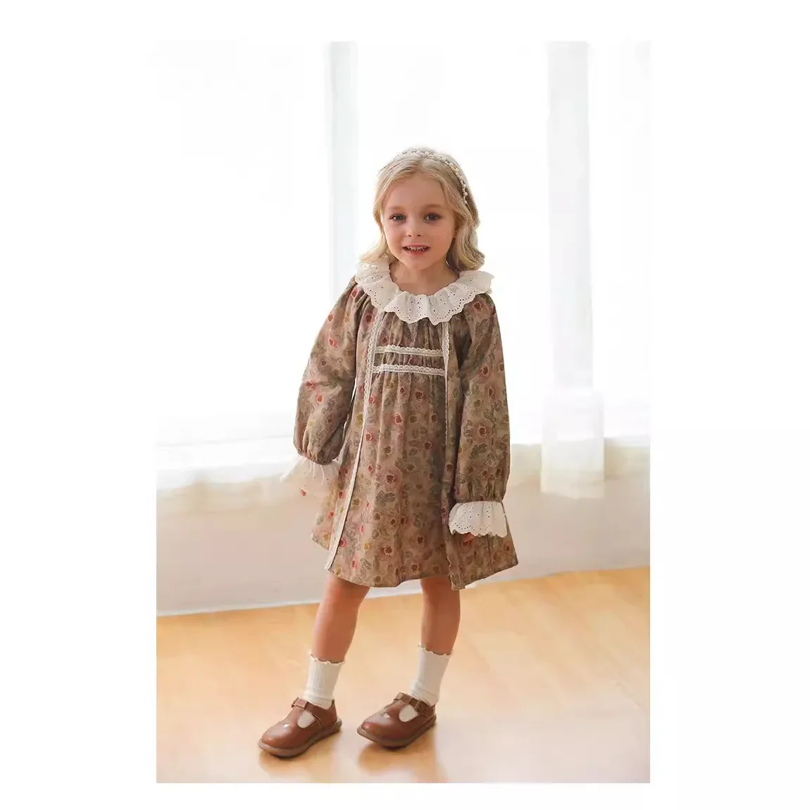 2025 Spring & Autumn Vintage French Lace Ruffled Collar Floral Dress for Girls - Long Sleeve Princess Dress