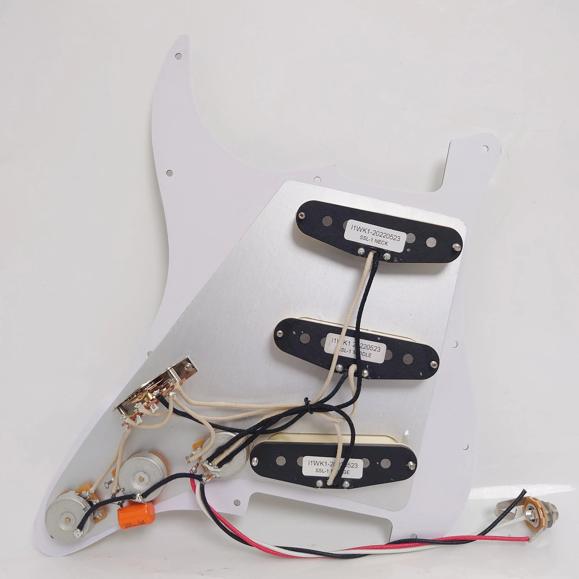 Guitar Prewired Pickguard Loaded SSS Alnico 5 Single Coil Pickups for ST Electric Guitar Replacement Parts