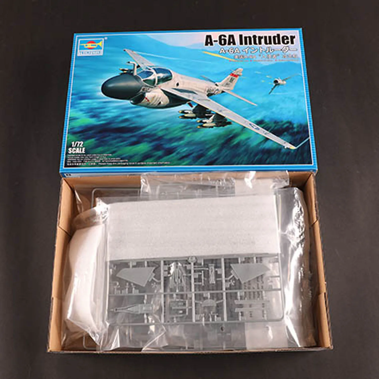 1/72 Trumpeter A-6A Intruder Plastic Airplane Toys Model Plane Kit Gifts TH23820