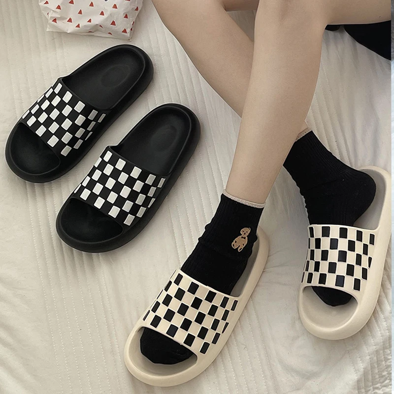 

YAOGUANG Women's Home Slippers, Couple Men's Fashion Anti-Slip Bathroom Slippers Summer Checkerboard Fashion EVA Sandals 2022