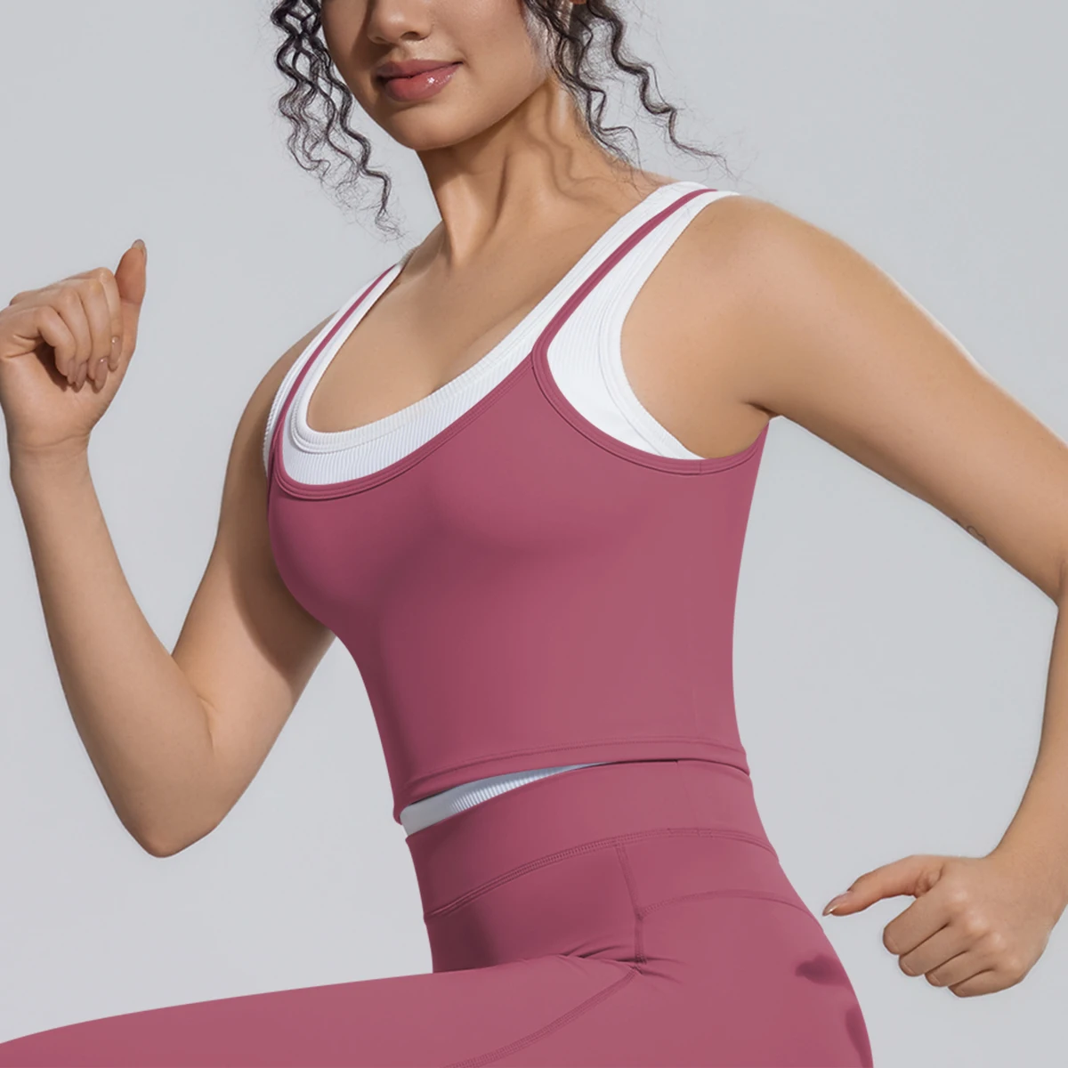 Naked Feel Schöner Rücken Yoga-Top für Frauen Stoßdämpfendes Lauf-Yoga-Tanktop mit Brustpolster Farbblockierendes Workout-Top – Detail 21