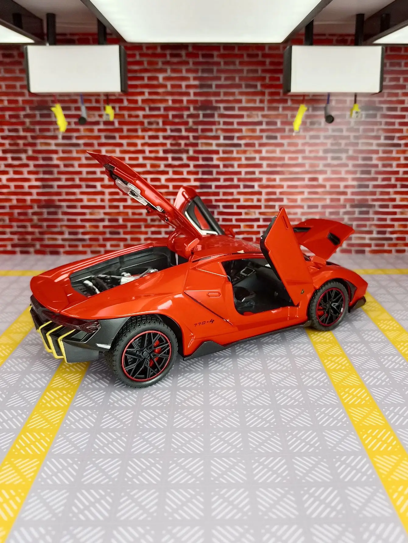 1:24 Lamborghini LP770 alloy car model, doors and engine hood, trunk can be opened  rich details, fine workmanship