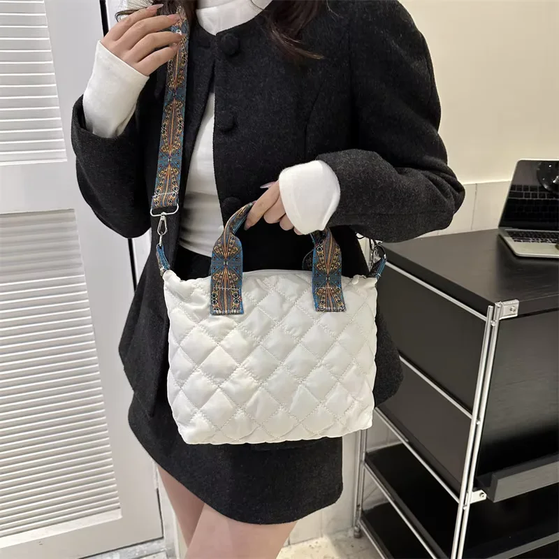 Women Wide Shoulder Belt Handbag Fall/Winter Rhombus Space Cotton Shoulder Bag Large Capacity All-Match Shopping Tote Bags