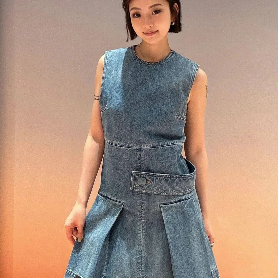 New Fashion Preppy Style Light Blue Denim Dress Women O-neck Sleeveless Pleated Patchwork Sweet Dresses