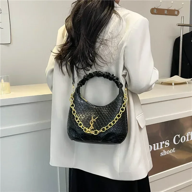 

2025 New Fashionable Women's Chain Shoulder Bag Lightweight Luxury Designer Tote Perfect for Casual & Formal Looks