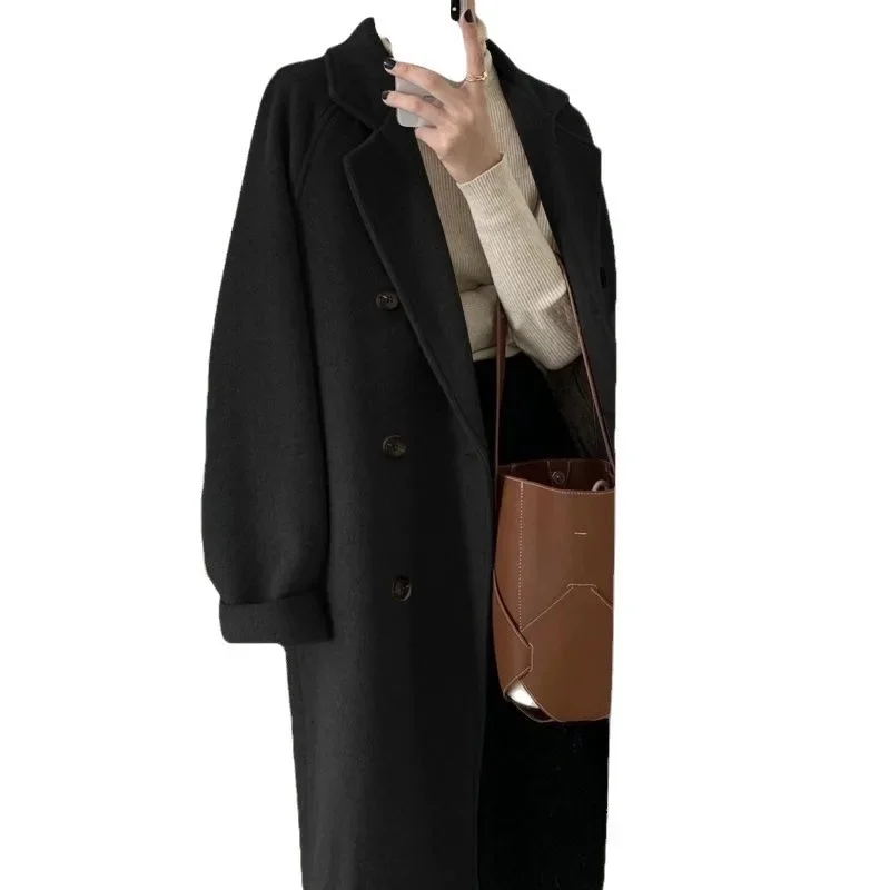 Cappotto di lana ispessito di media lunghezza da donna Autunno Inverno Nuovo stile Cappotto elegante stile Hepburn per piccole signore