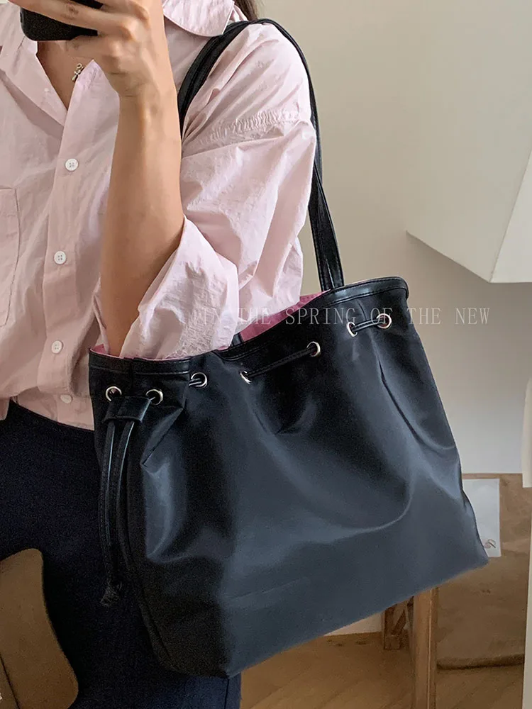 Casual Nylon Bag for Women 2026 New Trendy Patchwork Drawstring Tote Bags Autumn Winter Large Capacity Shopping HandBags