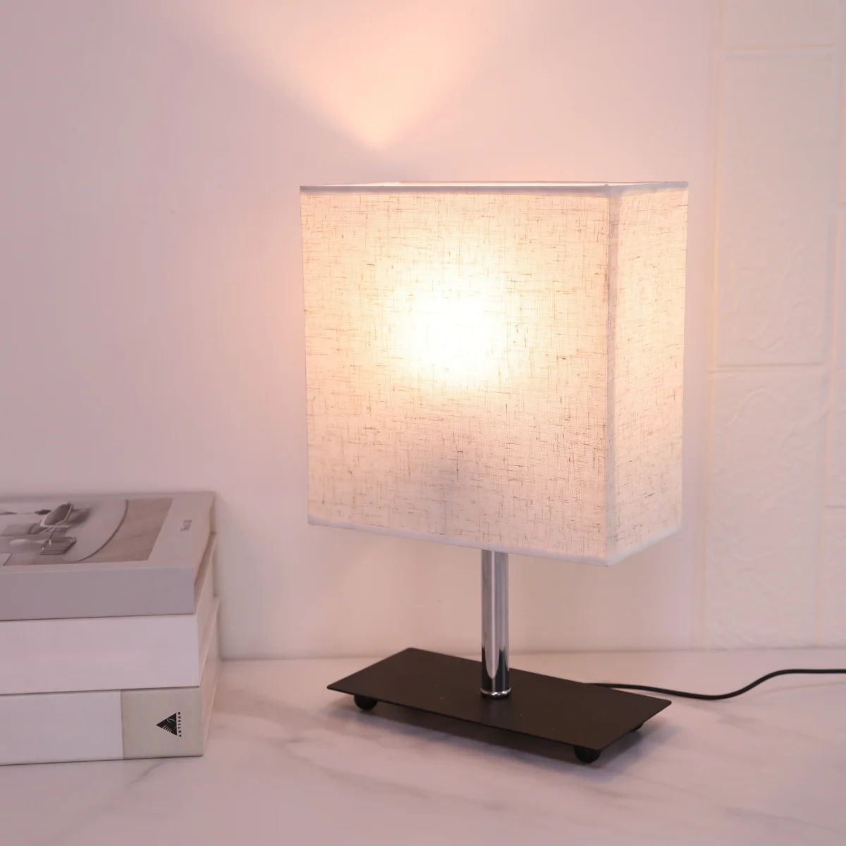 Fashionable USB powered dimmable desk lamp, warm color lamp, suitable for bedrooms, study rooms, and living rooms