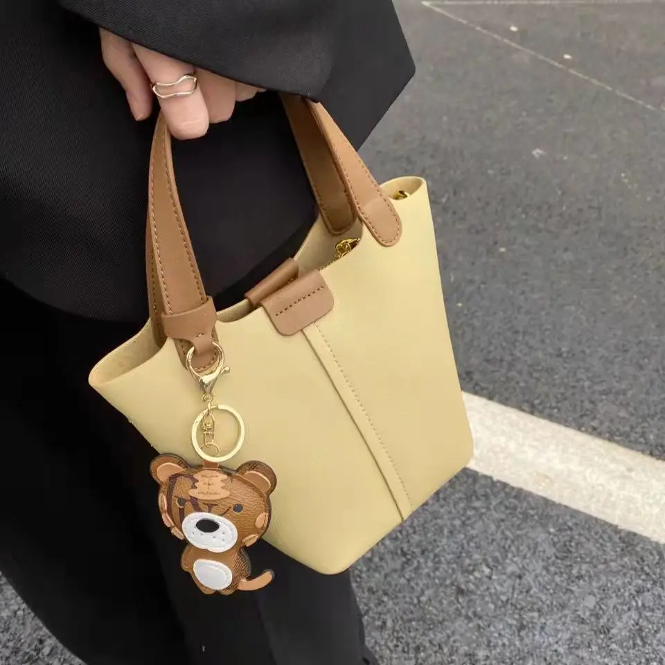 2022 Tiger Pendant New Vegetable Basket Women's Bucket Bag Tote  Contrast Color Portable Single Shoulder Messenger 