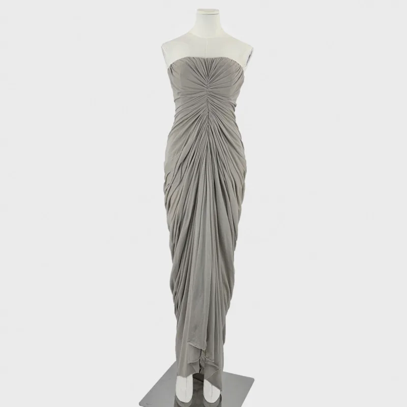 HKSH 夏新しい女性ダークハイストリートシックなファッションエレガントなドレーププリーツロングドレスストラップレスバックレスガウンドレス HK5851