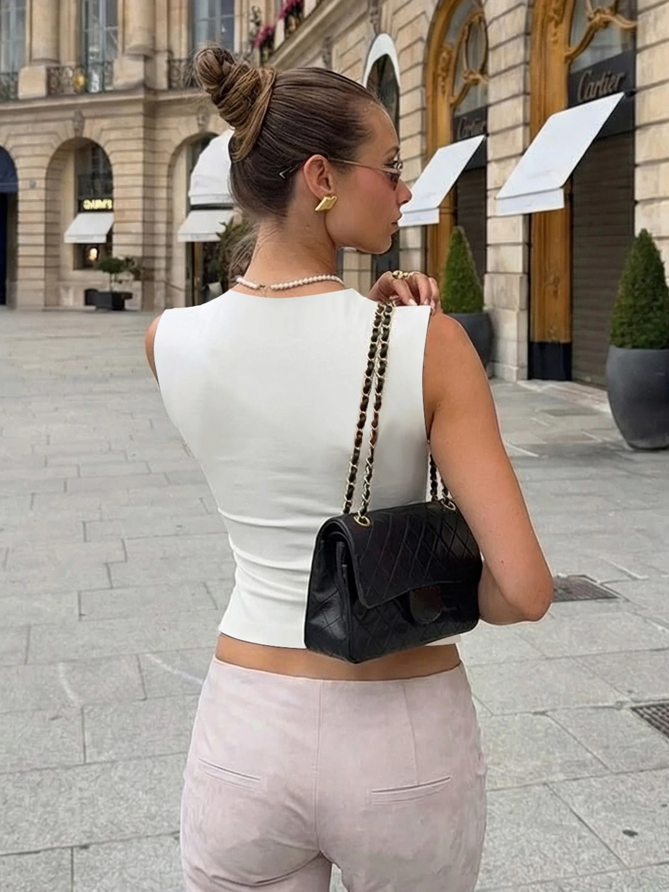 Hugcitar 2026 Women Fashion Pure Color V Neck Sexy Slim Crop Tank Top Spring Summer Female Clothes Beach Vacation Club Wholesale