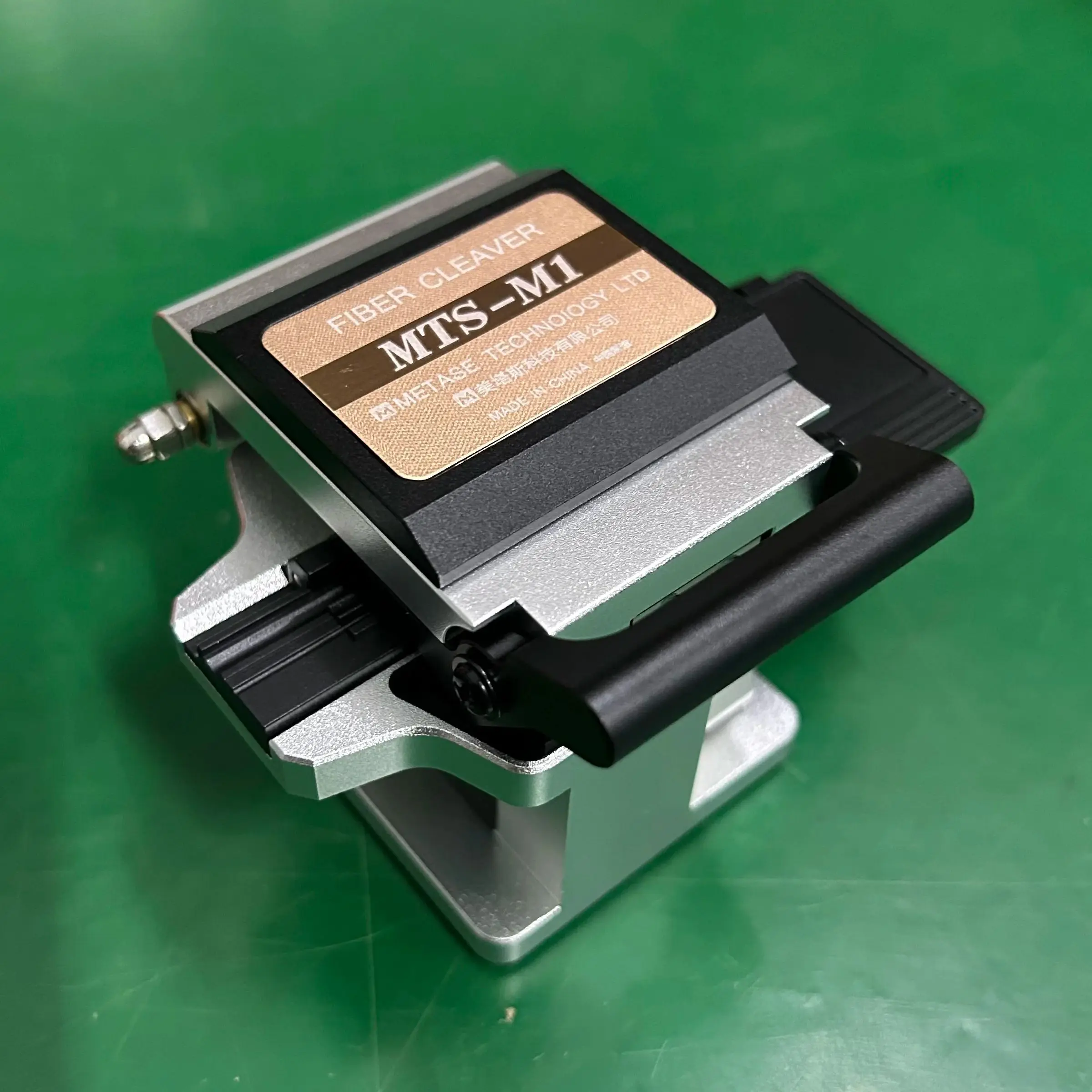 

Metase MTS-M1 Fiber Cleaver, 2024 New 3-in-1 High Precision Tool for Fiber Optic Cable, 48,000 Cuts Blade Life