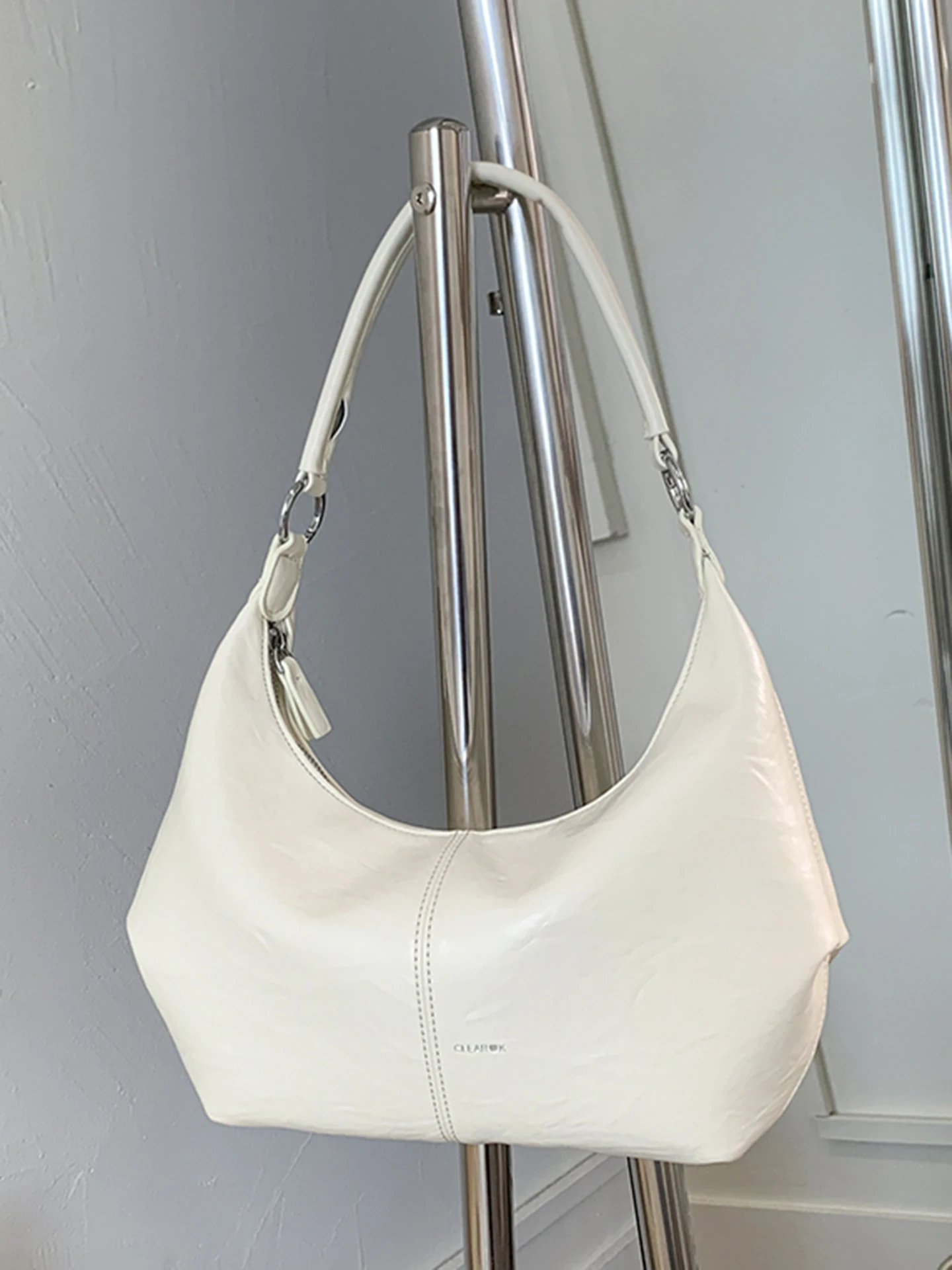 

New Soft Leather Casual Shoulder Bag Women's Retro Versatile Solid Color Crossbbody Bags Minimalist Commuting Ladies Handbags