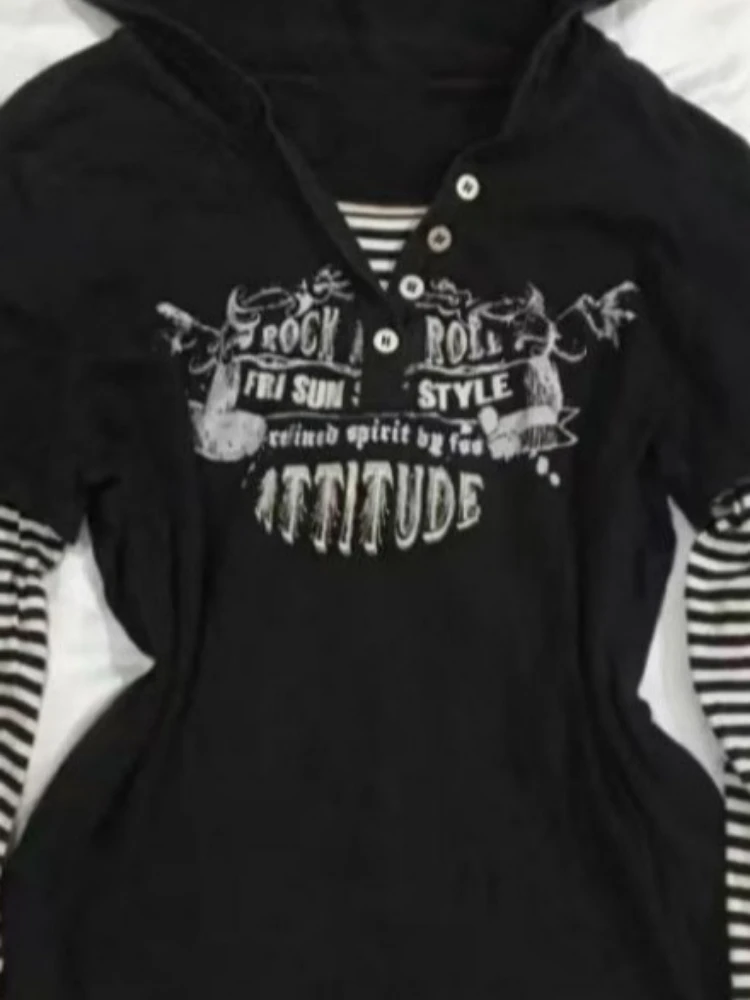 Y2k الجمالية رسالة مقنعين بلايز المرأة شريط المرقعة ملابس الشارع الشهير عادية تيز نمط Preppy الجرونج وهمية قطعتين تي شيرت