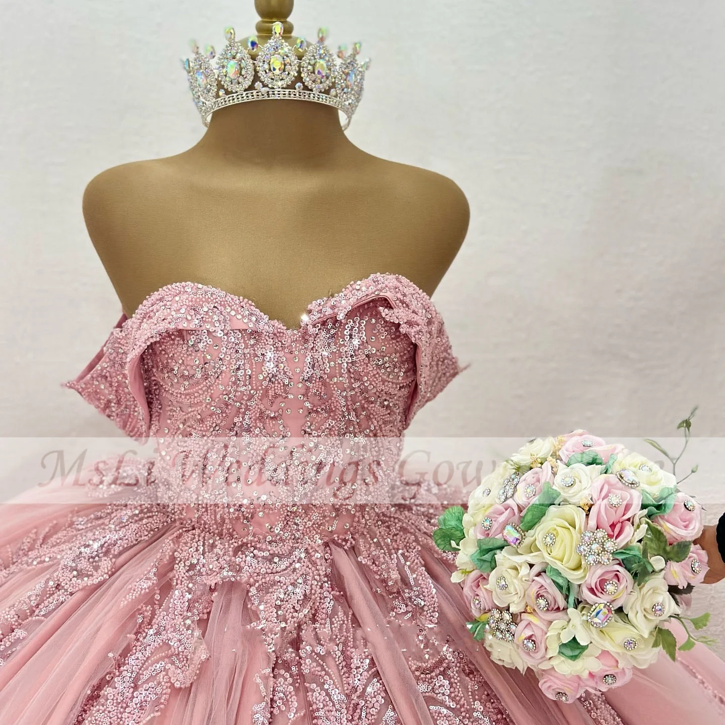 فساتين Quinceanera الوردية الفاخرة ثوب حفلة مطرزة بالخرز رداء حفلات رسمي حلو 16 فستان vestidos de 15 quinceañera