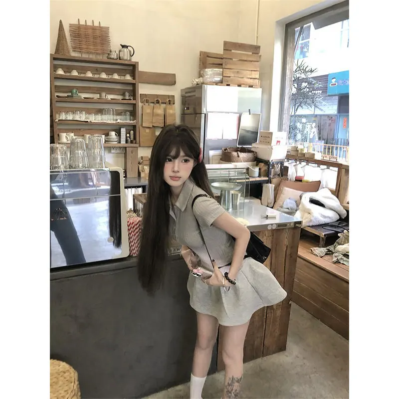 Polo Neck Short-sleeved Dress for Women in Summer Slim Waist-hugging Small Hot Girl Looks Slim