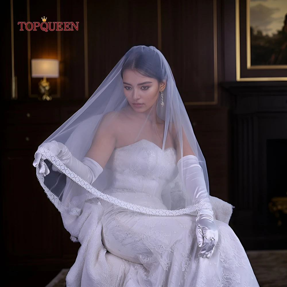 

TOPQUEEN White Bridal Veil Two Layers Soft Tulle Short Wedding Veil Lace Edge with Comb Cover Front and Back V165